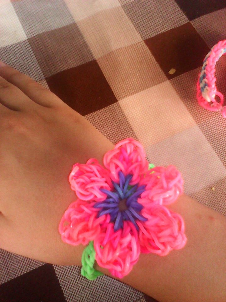 hibiscus rainbow loom