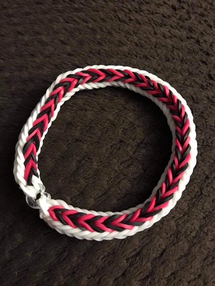 Monster Tail® Criss-Cross Quadfish Bracelet by Rainbow Loom 