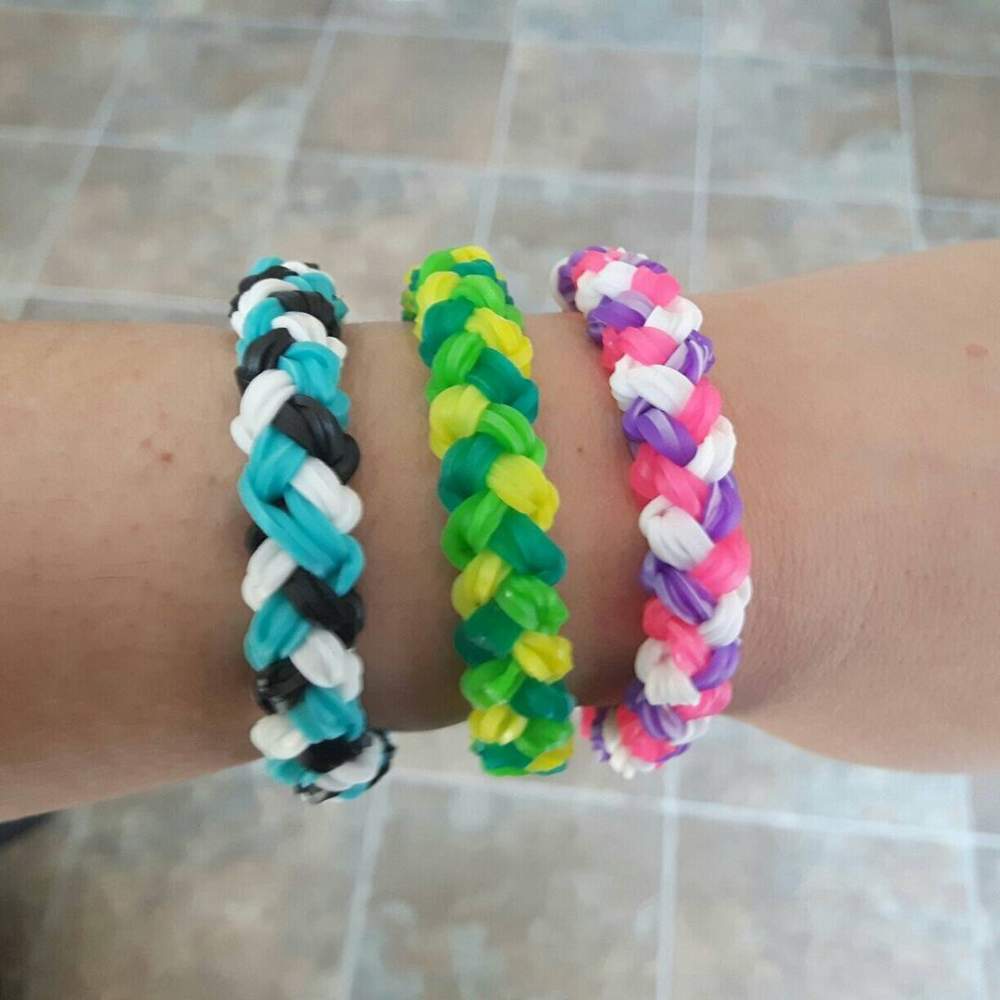 Triple Cross Spiral Twist Rainbow Loom Bracelet. | Rainbow loom bracelets,  Loom bands, Rainbow loom