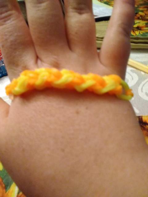 Rainbow Loom Golden Snitch (Harry Potter) Charm - How to make with loom  bands 